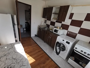 Apartament 2 camere în Craiovița Nouă semidecomandat stare bună nou renovat centrala termică - imagine 8