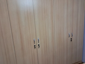 Dulapuri duble cu 4 uși stare buna ,necesita demontare 