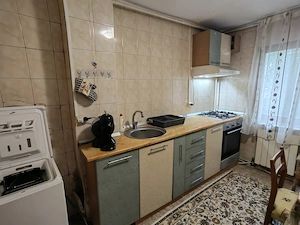 Apartament de inchiriat 3 camere Comanesti,recent renovat - imagine 2
