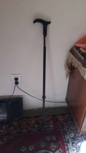 baston bătrâni vârstnici 