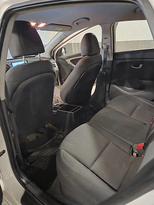 VAND Hyundai i30 1.4 CRDi 2012 - Doar 190.000 km reali - imagine 7