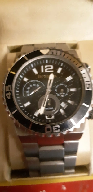 vand ceas Invicta