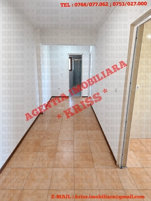 Garsonieră TRIVALE Bloc Nou 2010 Confort 1 Decomandată 46 Mp. Etaj 1 Bloc cu Lift Liberă Centrală  - imagine 4