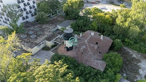 Vand fostul BAR ORIENT din MAMAIA avand teren 4371m, langa Vila Regala ( Regina Maria) - imagine 16