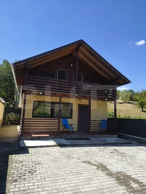 Casă de vânzare – 4 camere, compartimentare modernă - imagine 9