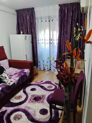 Închiriez apartament 
