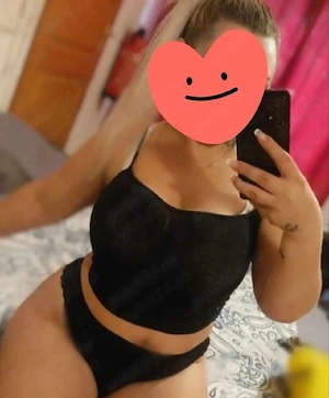 buna sunt Andreea fac si show la web 