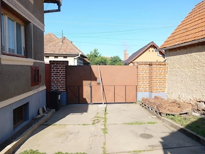 Casă de vânzare în Cut, județul Alba   zonă centrală - imagine 4