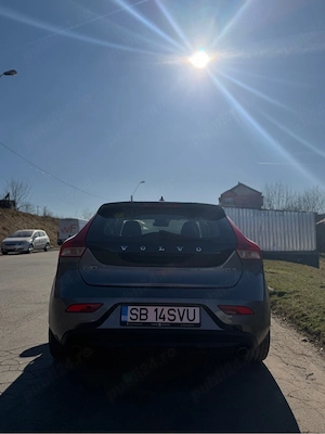 vând volvo v40 2017