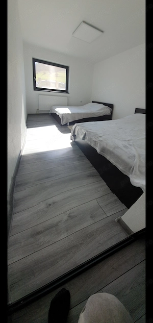 Casa pe malul laculuii Bezid - imagine 4