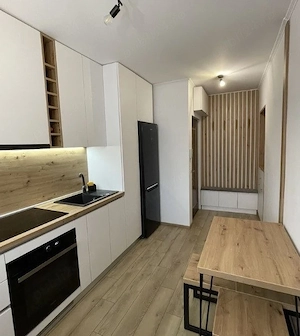 la Piata CRANGASI ofer in chirie apartament mobilat cu 2 camere