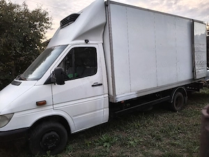 Mercedes sprinter 413 izoterma cu lift 