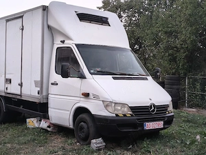 Mercedes sprinter 413 izoterma cu lift  - imagine 2