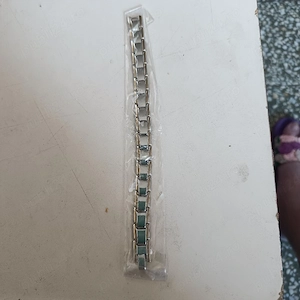 Bratara terapeutica cu magneti lungime 20cm,latime 1cm noua.