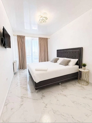 Apartament modern și luminos de vânzare 