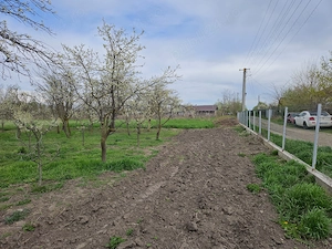 Vand  2000 mp teren intravilan  ( situat intre case)  in loc. Maxenu - (10 min de orasul Buzau) 