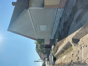 Vând casă cu teren intravilan ultra central în satul Batiz, S = 5.675 mp;  Preț = 210.000 Euro (37 E