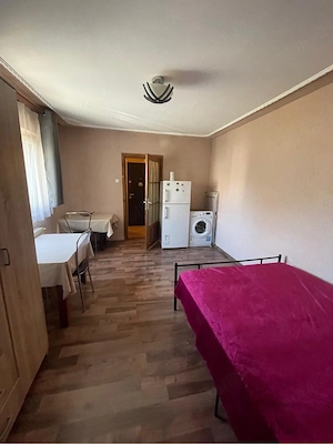 Garsoniera pentru inchiriat