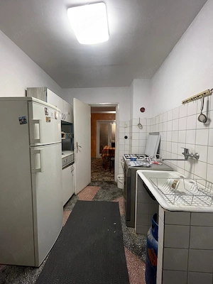 Închiriez apartament  cu 4 camere  pe strada Splaiul Crișanei, Oradea - imagine 4