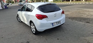 Opel Astra J 2013 - imagine 2