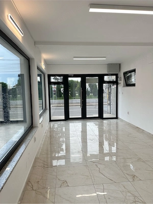 Proprietar închiriez spatiu comercial ultracentral stradal  - imagine 7