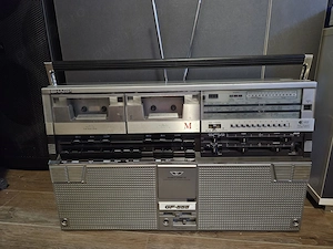 Radio casetofon Sharp GF 555 H