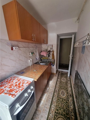 Apartament 2 camere et 2 zona 300  Cuza Voda langa Pompieri - imagine 12