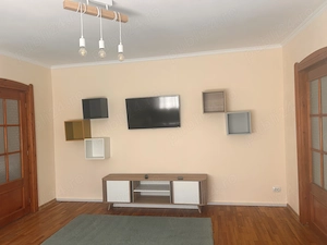 De închiriat apartament 4 camere - imagine 3