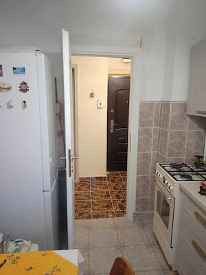Proprietar, vand sau ofer la schimb apartament 2 camere semidecomandate - Brazda lui Novac - imagine 5