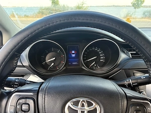 vand toyota avensis 