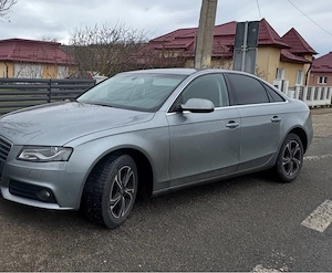 Vând Audi A4 B8, an 2010, motor 2.0 TDI diesel