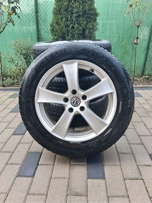 Vând set de 4 roți cu anvelope 215/60 R17, provenite de pe un Volkswagen Tiguan - imagine 5