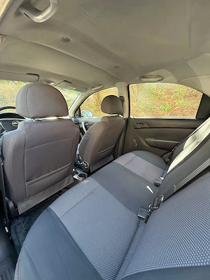 Vând Chevrolet Aveo Sedan (berlină), an fabricație 2010, achiziționat de nou, unic proprietar. Mașin - imagine 8