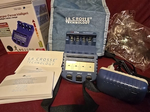 Incarcator inteligent acumulatori La Crosse RS1020   Technoline - 100% Full Box (Ca nou)