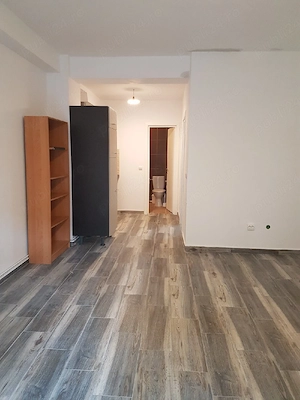 Ap cu 2 incaperi,mobilat,zona Traian(inregistrat ca spatiu comercial) - imagine 3