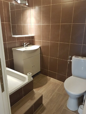 Ap cu 2 incaperi,mobilat,zona Traian(inregistrat ca spatiu comercial) - imagine 2