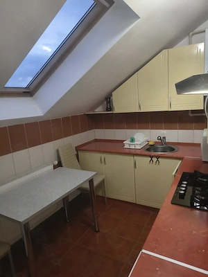 Inchiriez garsoniera la mansarda in Gradiste,intr-un bloc cu lift si curte privata  - imagine 2