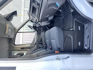 Ford Transit 2024 cu 23.000Km 7 Locuri   Basculabil - imagine 6