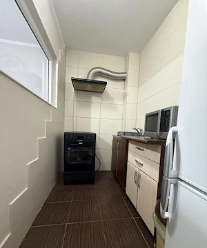 Garsoniera decomandata zona Baba novac  Constanța  - imagine 8