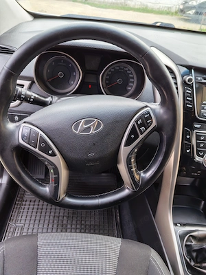 Hyundai i30 cw, 1.6 crdi, 2016, 81 kW, 110 cp - imagine 7