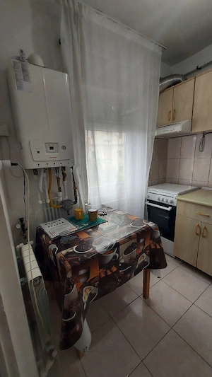 Vând garsonieră zonă centrală cu centrală termica pe gaz - imagine 4