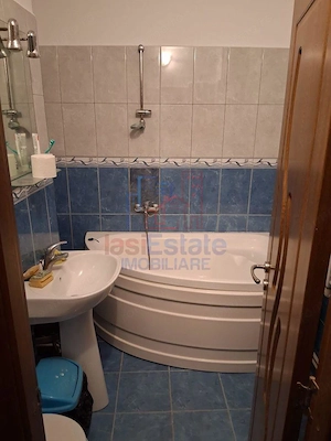 Apartament spatios cu 4 camere, decomandat, la parter - Galata - imagine 6