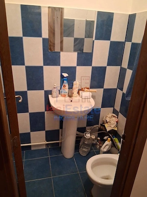 Apartament spatios cu 4 camere, decomandat, la parter - Galata - imagine 7