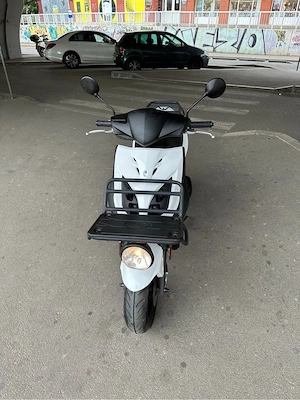 Închiriez scutere cu permis  - imagine 3