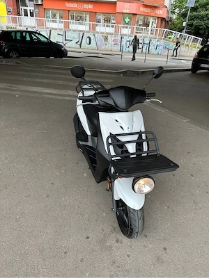 Închiriez scutere cu permis  - imagine 2