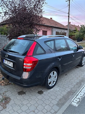 Kia Ceed combi 1.6 CRDI - imagine 4