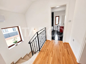 Casa individuala la prima inchiriere 4 camere terasa curte Sura Mica - imagine 18
