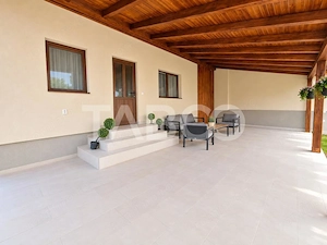 Casa individuala la prima inchiriere 4 camere terasa curte Sura Mica - imagine 13