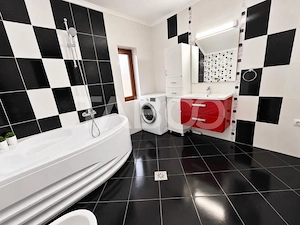 Casa individuala la prima inchiriere 4 camere terasa curte Sura Mica - imagine 19