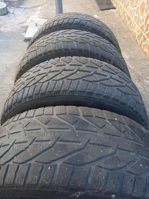 Vand set 4 anvelope de iarnă KORMORAN 225/55/R 17